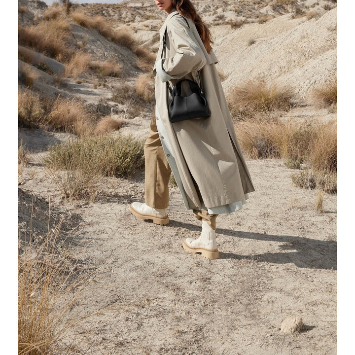 Annie | Stylish Travel Companion